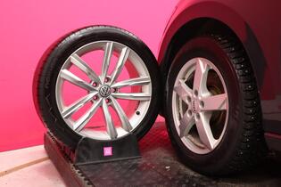 Volkswagen Touran vaihtoauto