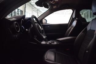 Alfa Romeo Stelvio vaihtoauto