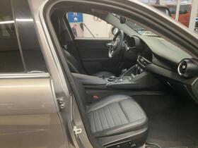 Alfa Romeo Giulia vaihtoauto