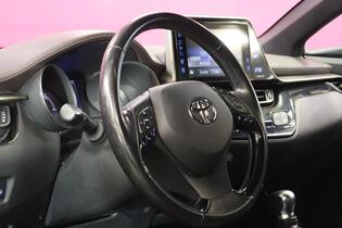 Toyota C-HR vaihtoauto