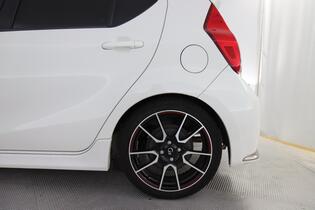 Toyota Aqua vaihtoauto