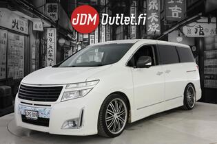 Nissan Elgrand vaihtoauto
