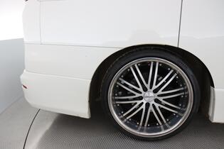 Nissan Elgrand vaihtoauto