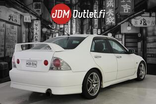 Toyota Altezza vaihtoauto