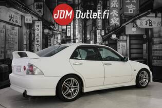 Toyota Altezza vaihtoauto