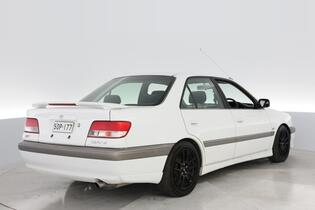 Toyota Carina vaihtoauto