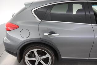 Nissan Skyline vaihtoauto