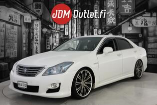 Toyota Crown vaihtoauto