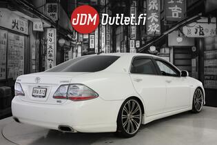 Toyota Crown vaihtoauto