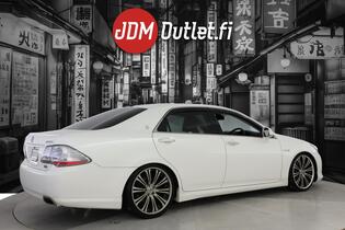 Toyota Crown vaihtoauto