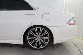 Toyota Crown vaihtoauto