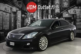 Toyota Crown vaihtoauto