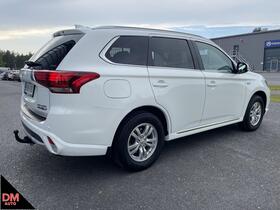 Mitsubishi Outlander PHEV vaihtoauto