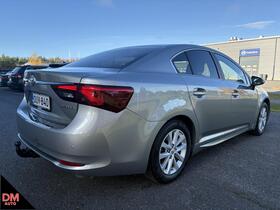 Toyota Avensis vaihtoauto