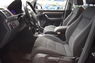 Volkswagen Touran vaihtoauto