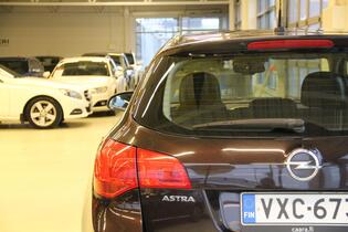 Opel Astra vaihtoauto