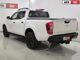 Nissan Navara vaihtoauto