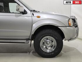 Nissan Navara vaihtoauto