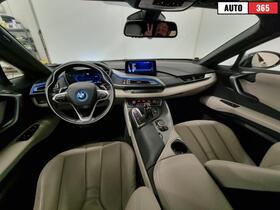 BMW i8 vaihtoauto