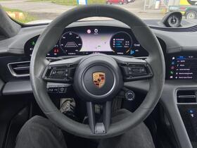 Porsche Taycan vaihtoauto