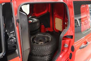 Ford Transit Courier vaihtoauto