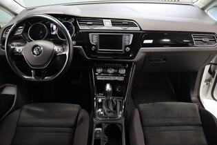 Volkswagen Touran vaihtoauto