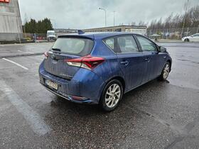 Toyota Auris vaihtoauto