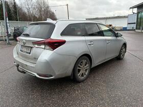 Toyota Auris vaihtoauto