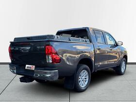 Toyota Hilux vaihtoauto