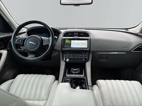 Jaguar F-PACE vaihtoauto