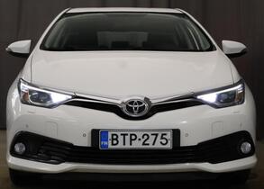 Toyota Auris vaihtoauto