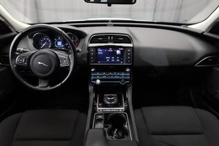 Jaguar XE vaihtoauto