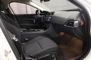 Jaguar XE vaihtoauto