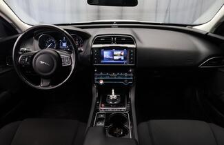 Jaguar XE vaihtoauto