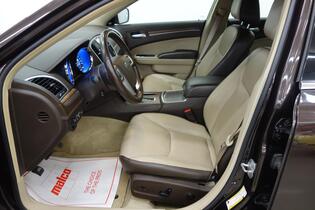 Chrysler 300C vaihtoauto