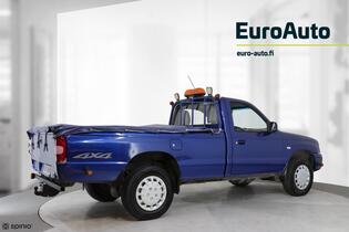 Mazda B2500 vaihtoauto