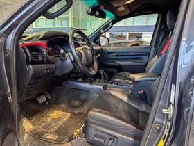 Toyota Hilux vaihtoauto