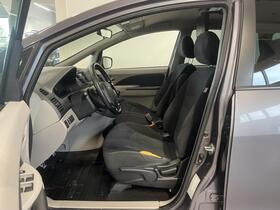 Mitsubishi Grandis vaihtoauto