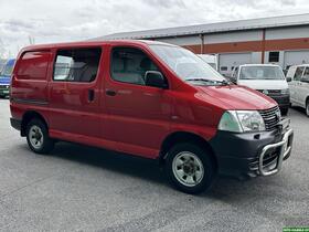 Toyota Hiace vaihtoauto