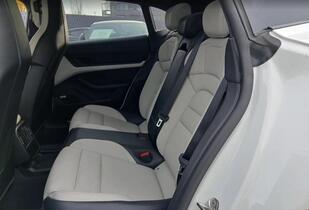 Porsche Taycan vaihtoauto