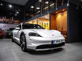 Porsche Taycan vaihtoauto