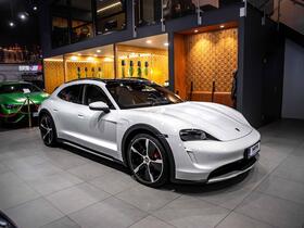 Porsche Taycan vaihtoauto