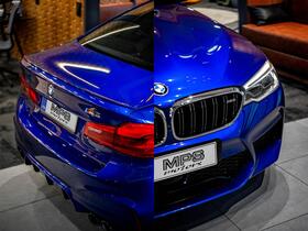 BMW M5 vaihtoauto