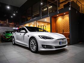 Tesla Model S vaihtoauto