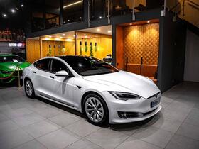 Tesla Model S vaihtoauto