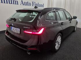 BMW 330 vaihtoauto
