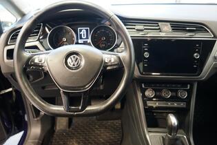 Volkswagen Touran vaihtoauto