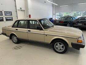 Volvo 240 vaihtoauto