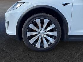 Tesla Model X vaihtoauto