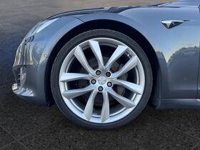Tesla Model S vaihtoauto